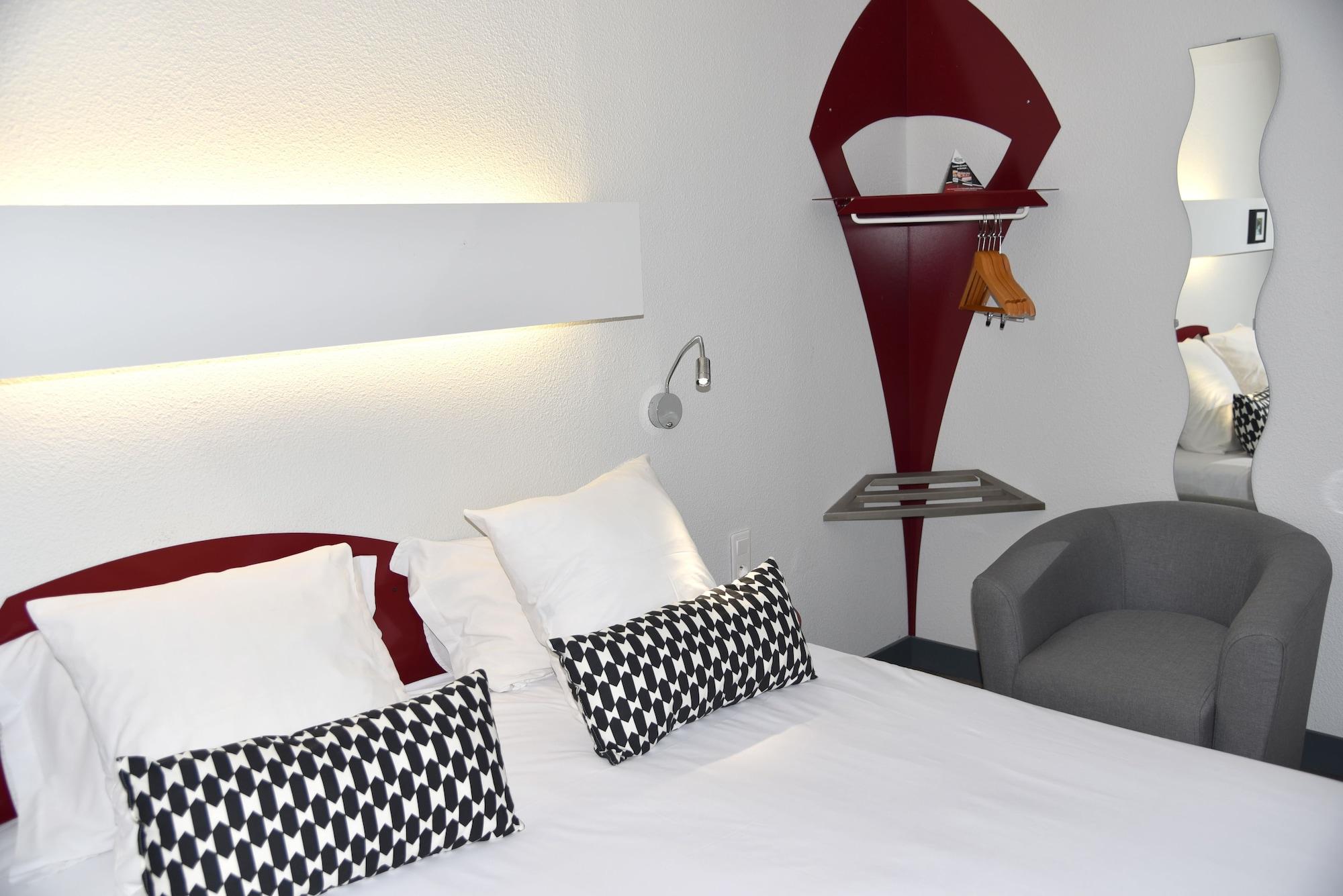 Brit Hotel Porte D'Espagne Perpignan Bagian luar foto
