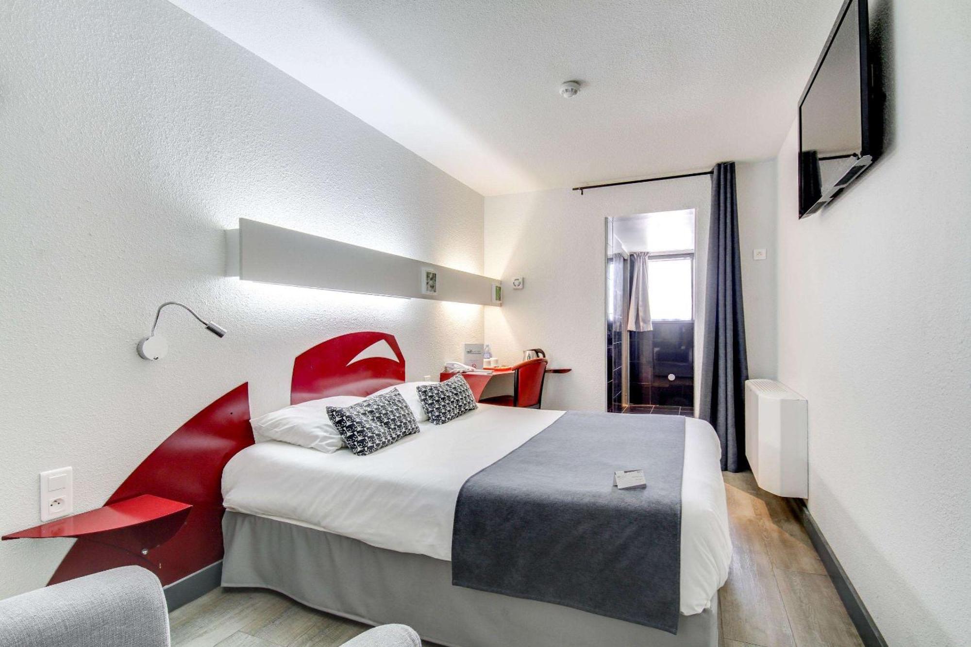 Brit Hotel Porte D'Espagne Perpignan Bagian luar foto