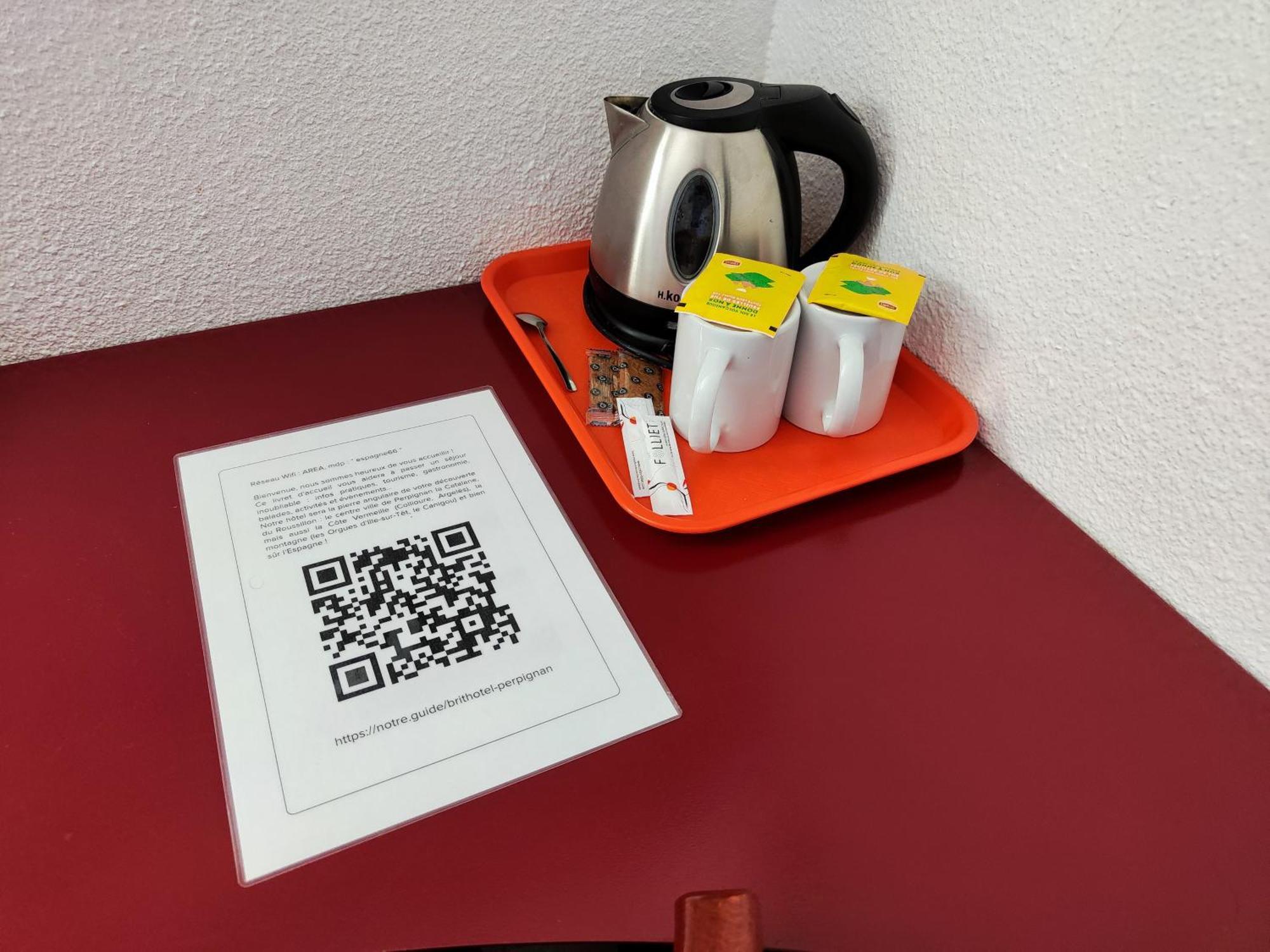 Brit Hotel Porte D'Espagne Perpignan Bagian luar foto