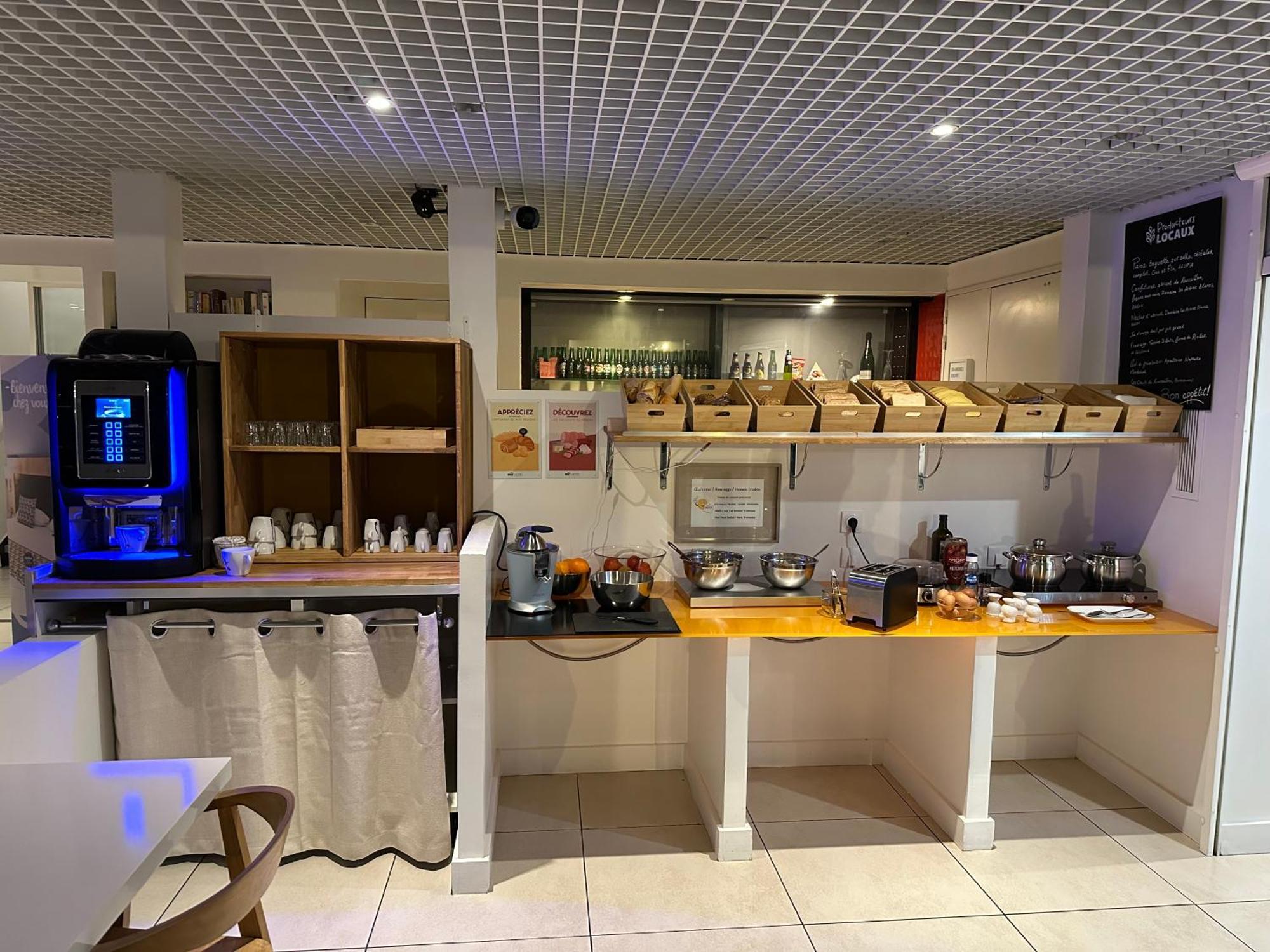 Brit Hotel Porte D'Espagne Perpignan Bagian luar foto