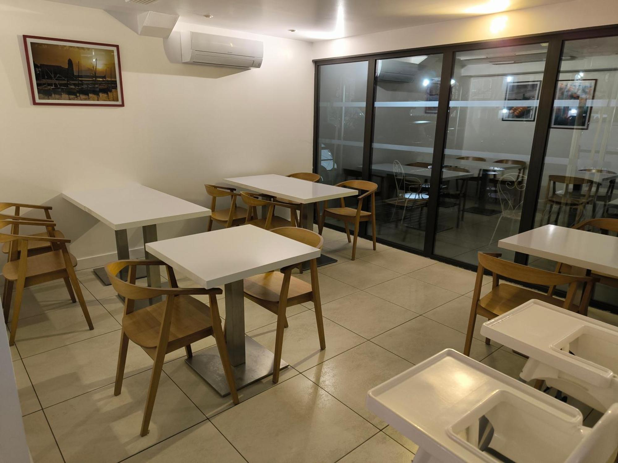 Brit Hotel Porte D'Espagne Perpignan Bagian luar foto
