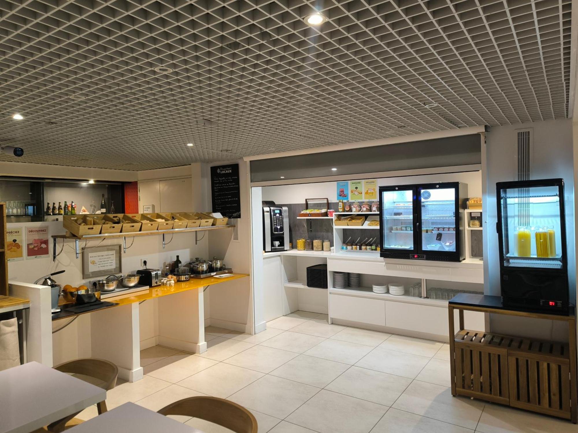 Brit Hotel Porte D'Espagne Perpignan Bagian luar foto