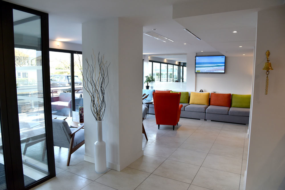Brit Hotel Porte D'Espagne Perpignan Bagian luar foto